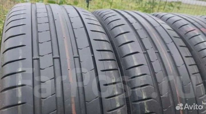 Pirelli P Zero PZ4 285/40 R22