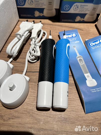 Электрическая зубная щетка oral b