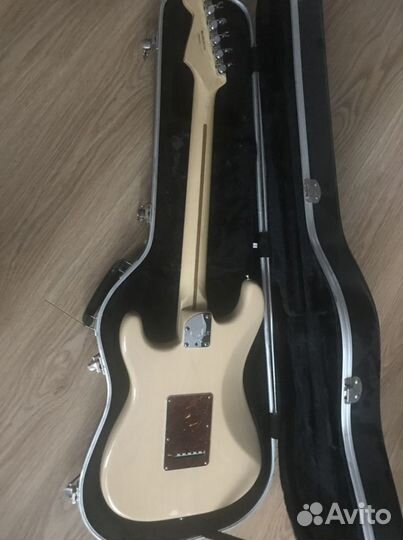 Гитара Fender stratocaster delux
