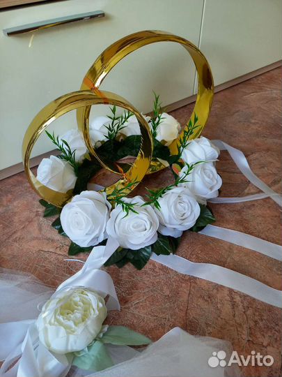 Свадебные украшения на автомобиль