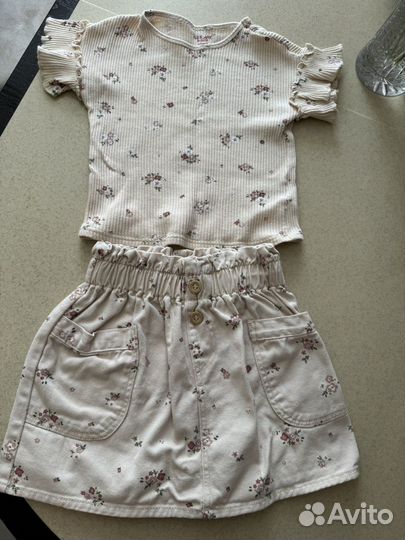 Комплект для девочки юбка и футболка 110