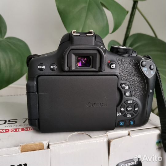 Canon eos 750d + объектив Canon 18-55 mm
