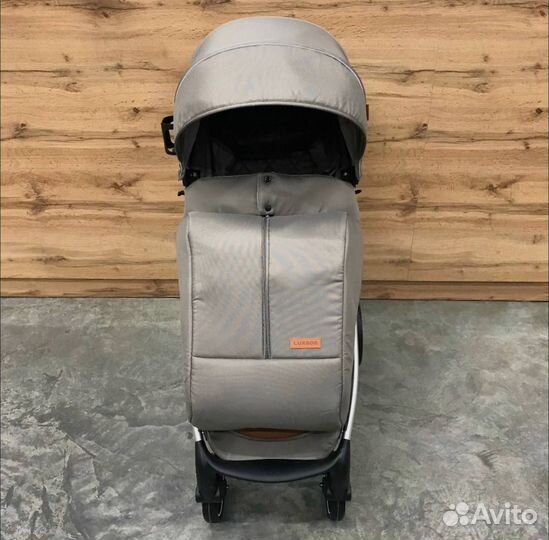 Прогулочная коляска 730 новая