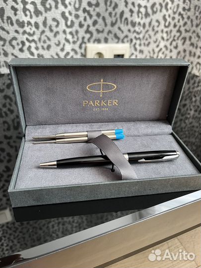 Шариковая ручка parker