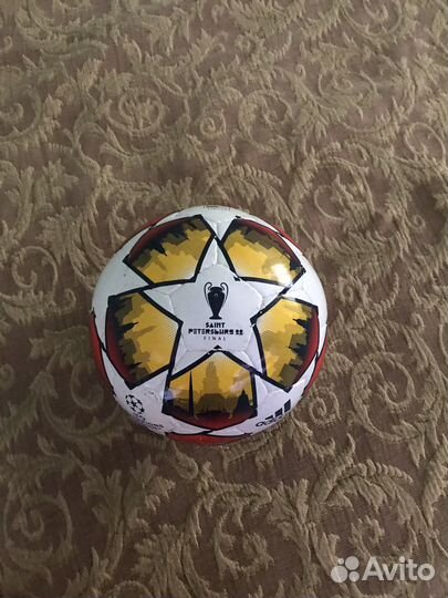 Футбольный мяч adidas лига чемпионов