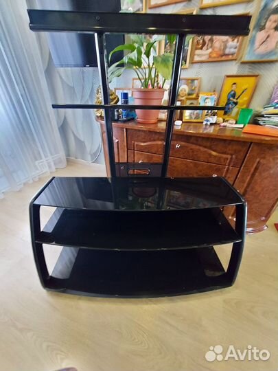 Продам столик для телевизора
