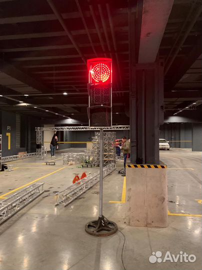 Светофор дорожный