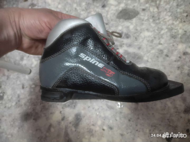 Лыжные ботинки
