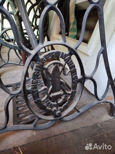 Швейная машинка Зингер ножная