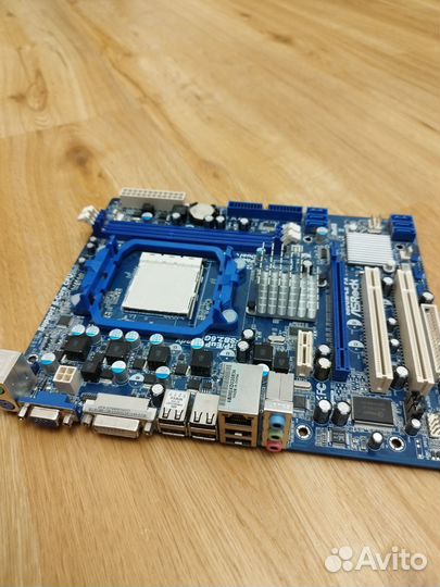 Материнская плата ASRock 880GM-LE FX