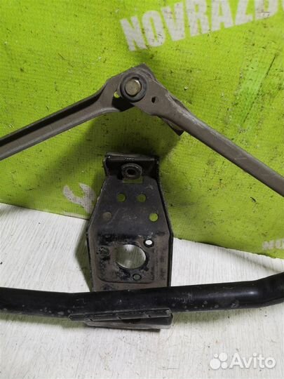 Трапеция стеклоочистителей Ауди 80 90 Б3