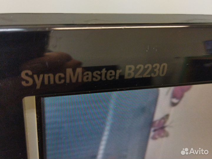 Монитор Samsung 22 дюйма с проводами