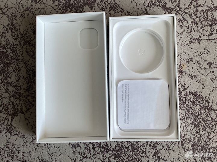 Коробка от iPhone 11