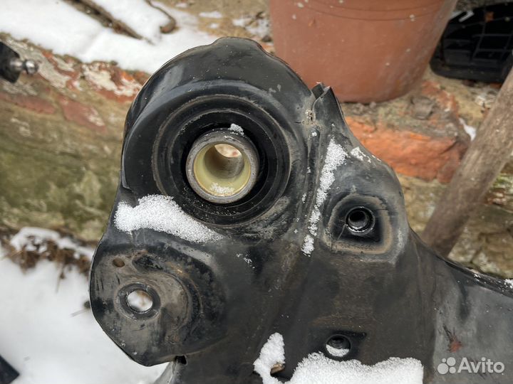 Подрамник Lexus Rx 4