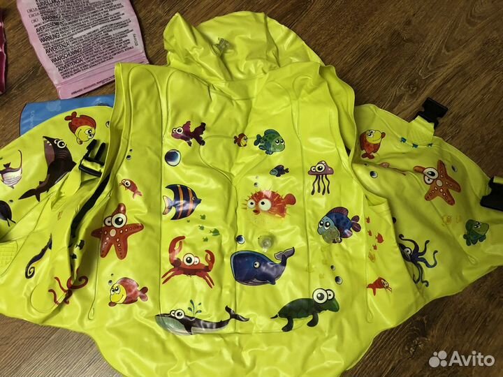 Жилет для плавания и нарукавники