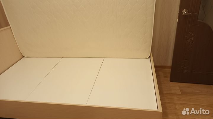 Кровать с матрасом бу