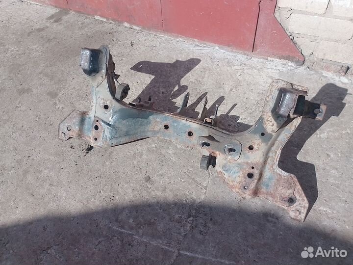 Подрамник передний Kia Spectra Киа Спектра