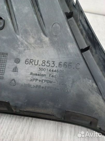 Решетка в бампер передняя правая Volkswagen Polo