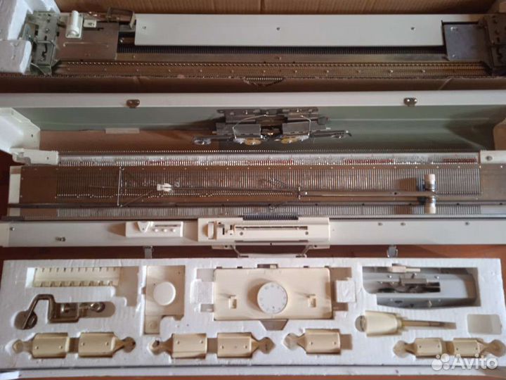 Вязальная машина Silver Reed