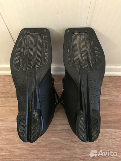 Лыжные ботинки детские 37 размер