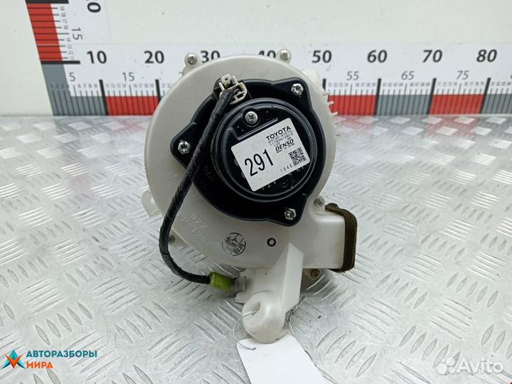 Моторчик печки Toyota Prius 2 2008 8713047070
