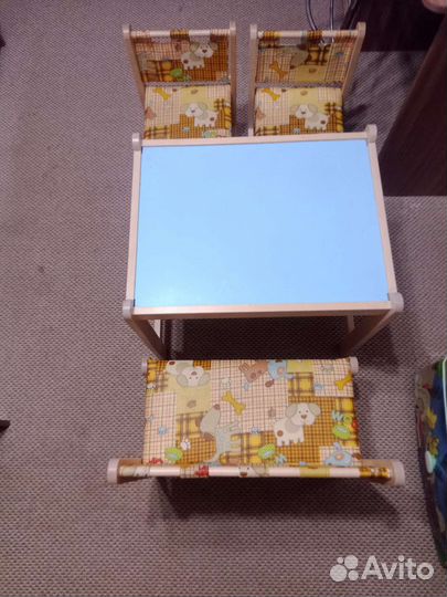 Детский стол,два стула и лавочка