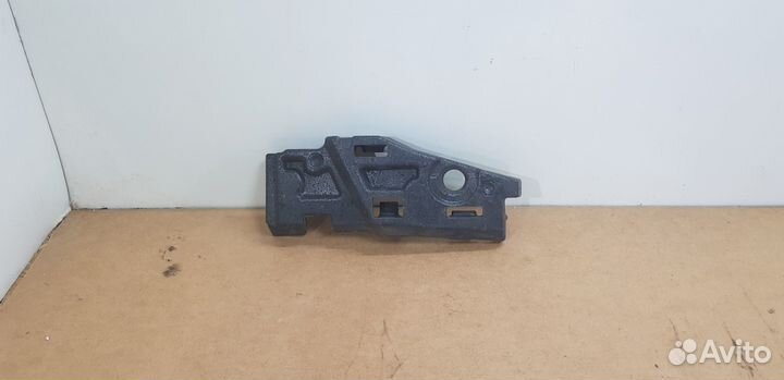 Наполнитель переднего бампера правый Opel Astra H