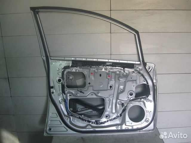 Дверь передняя левая Тойота Аурис