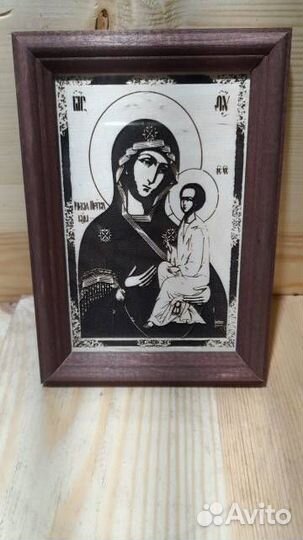 Резные иконы из дерева