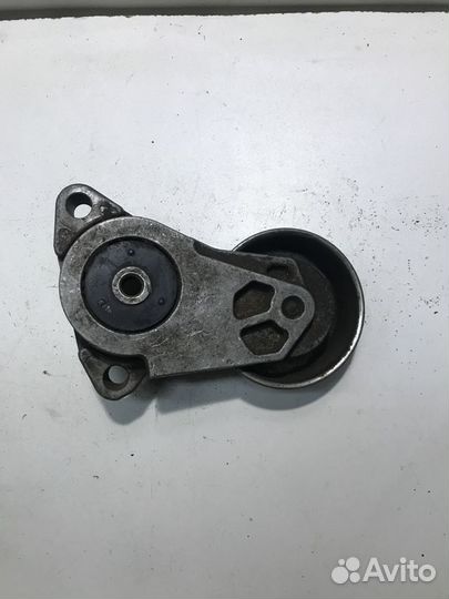 Натяжитель ремня Mitsubishi L200