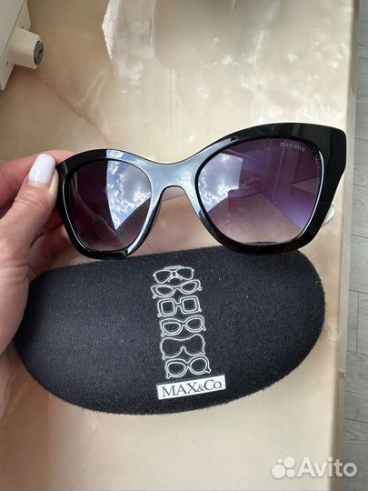 Очки женские miu miu и чехол Max&Co