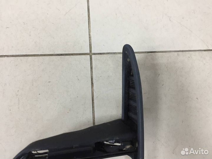 Рамка противотуманной фары правой Toyota Land Crui