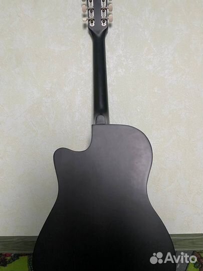 Акустическая гитара