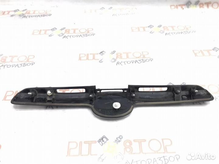 Накладка крышки багажника Toyota Camry (ACV40,GSV