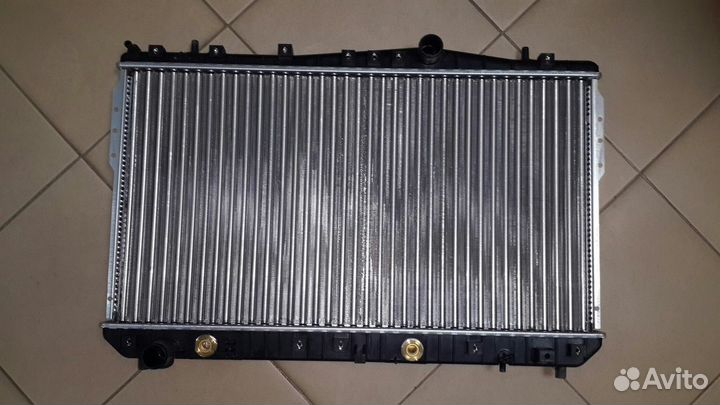 Радиатор охлаждения Chevrolet Lacetti 1.4-1.8 MT A