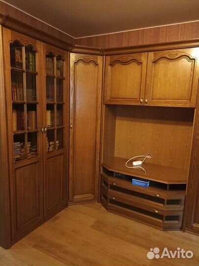 Стенка в гостиную новая из массива дерева(дуб)