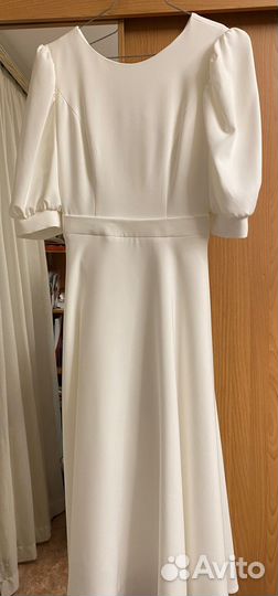 Нарядное платье с открытой спиной р.44