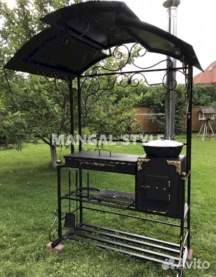 Мангал с крышей