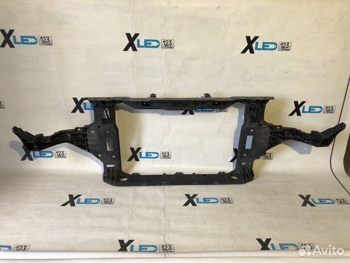 Передняя панель телевизор Hyundai Genesis G70