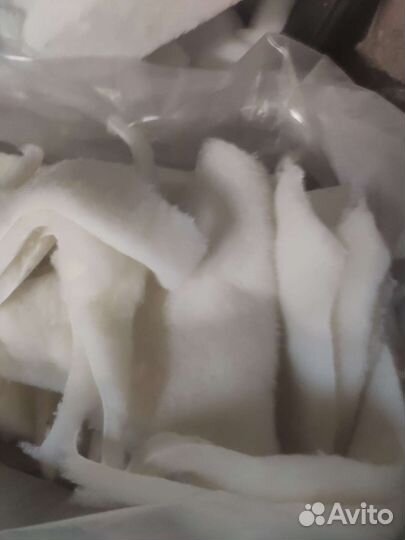 Продам обрезки от меха и синтепона