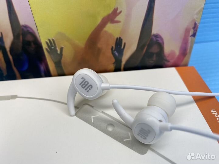 Беспроводные наушники JBL Everest 100