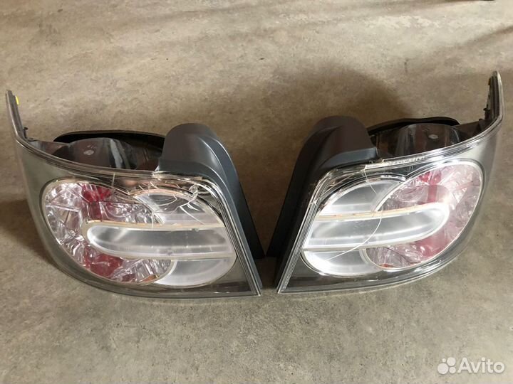 Задний фонарь Mazda сх 7