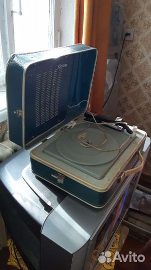 Проигрыватель пластинок СССР