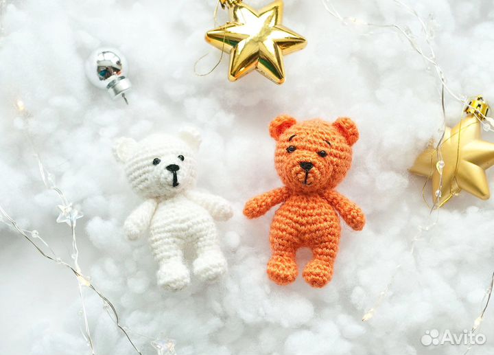 Мишка маленький вязаный