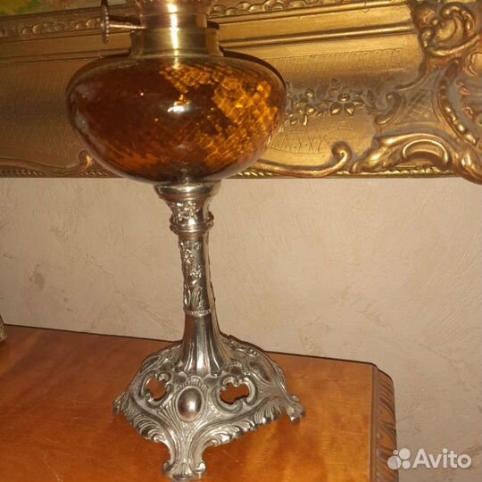 Антикварная лампа керосиновая красавица