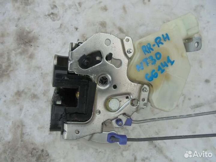 Замок двери задний правый Nissan Xtrail NT30