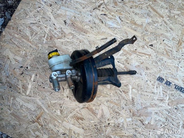 Вакуумный усилитель тормозов с главным тормозным