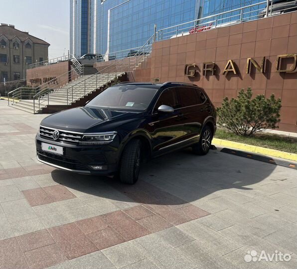 Volkswagen Tiguan 2.0 AMT, 2018, 52 000 км