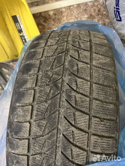 Bridgestone Blizzak WS-80 235/45 R17 94R