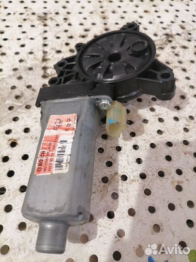 Мотор стеклоподъемника Hyundai Elantra